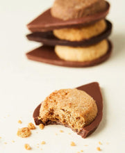 Load image into Gallery viewer, شوكولا جستيف 30 قطعة مع الكوكيز Gustave
